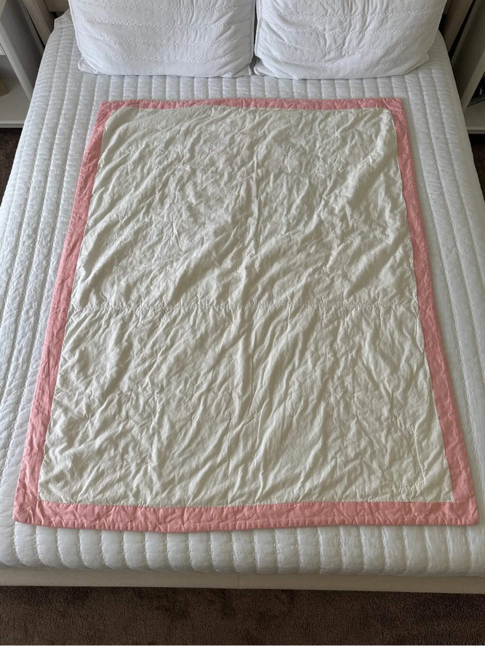 Sunbonnet Sue Patchwork Crib Quilt - Vintage Handmade 53”x42” Pink Border